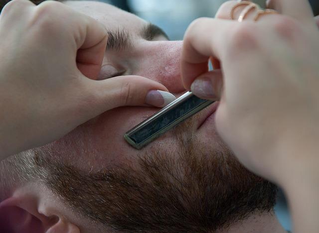 Mastering the Shaving Technique to Prevent Irritation