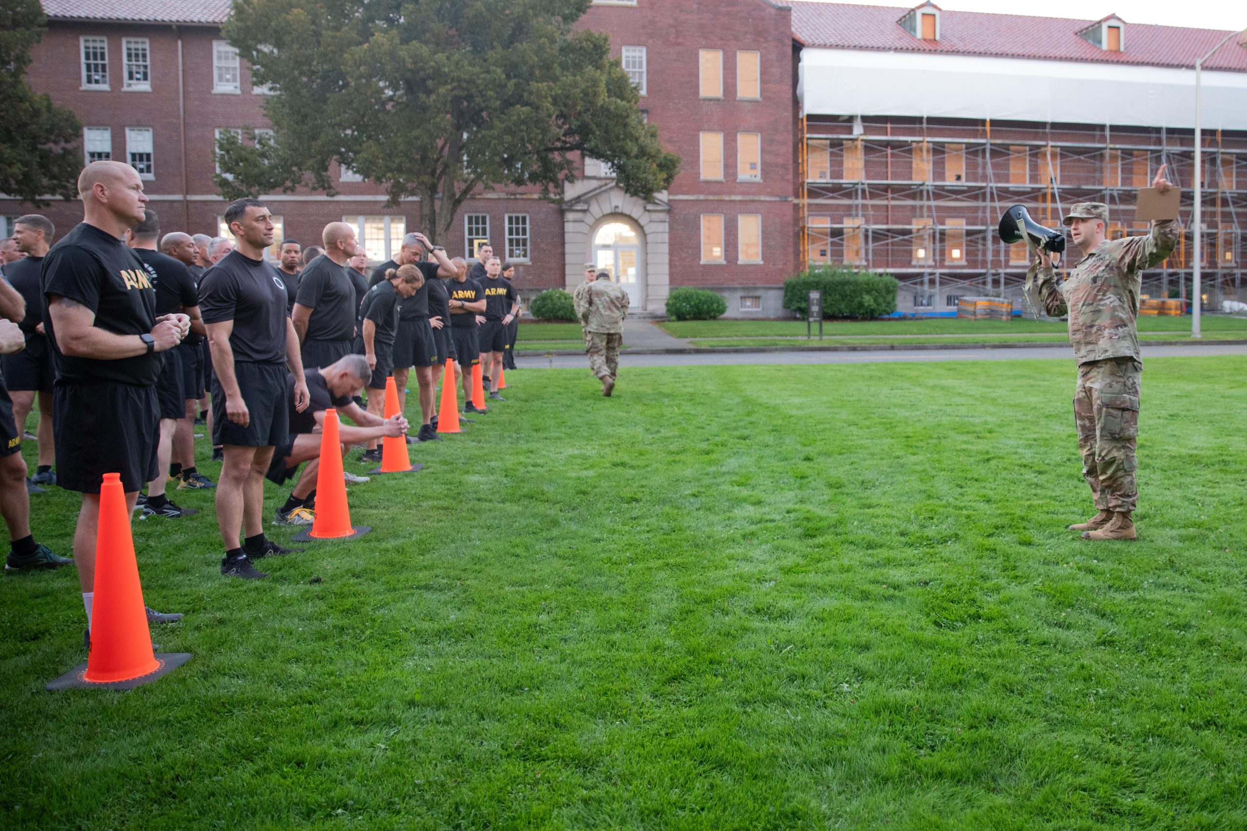 Simple Strength Training Routines for Busy Men