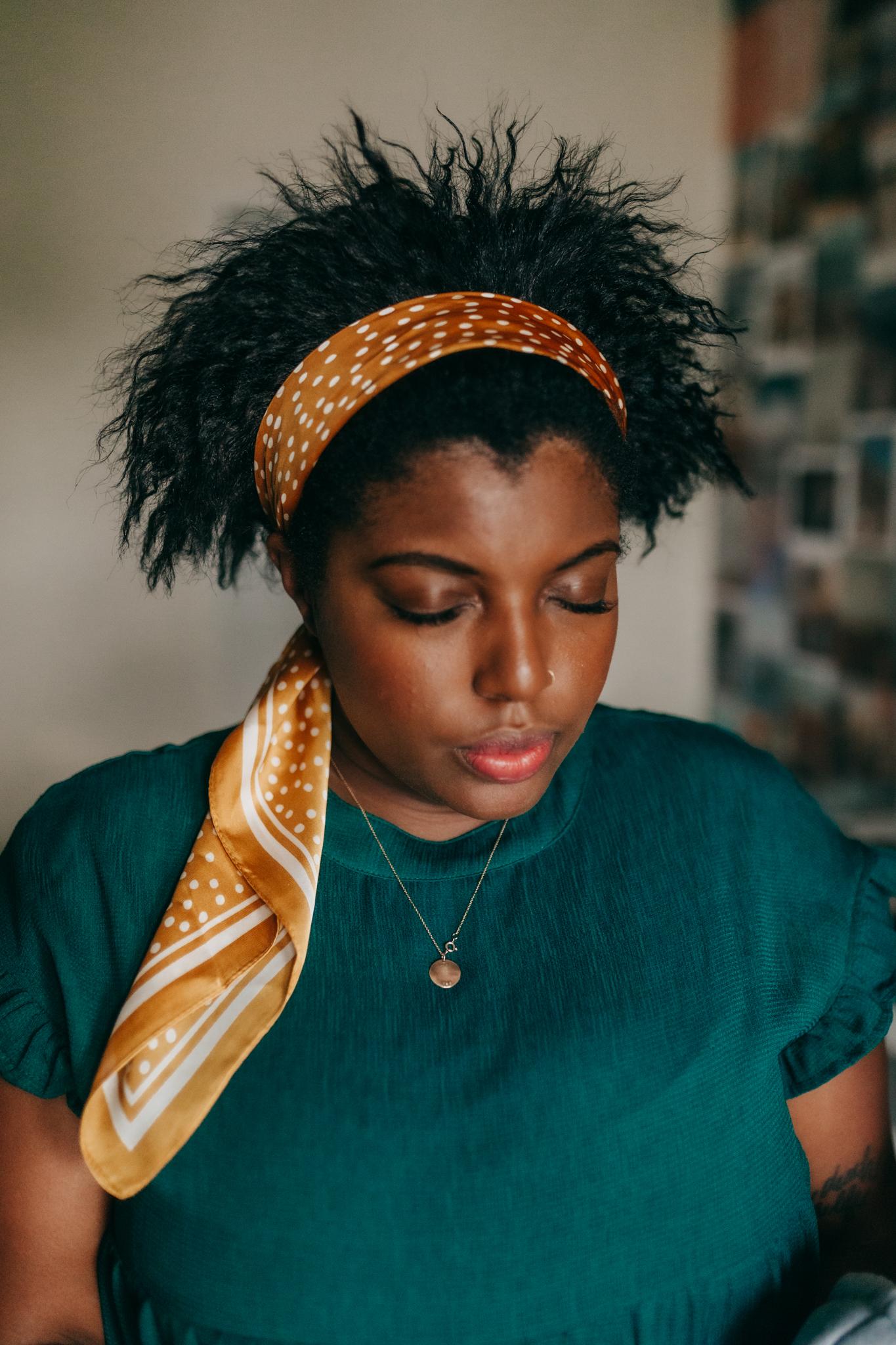 How to Wear a Scarf for Style and Warmth