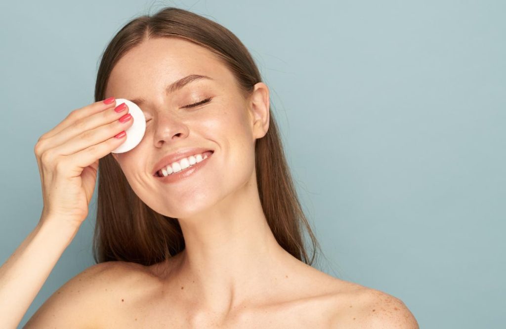 How to Build a Skincare Routine That Fits Your Lifestyle