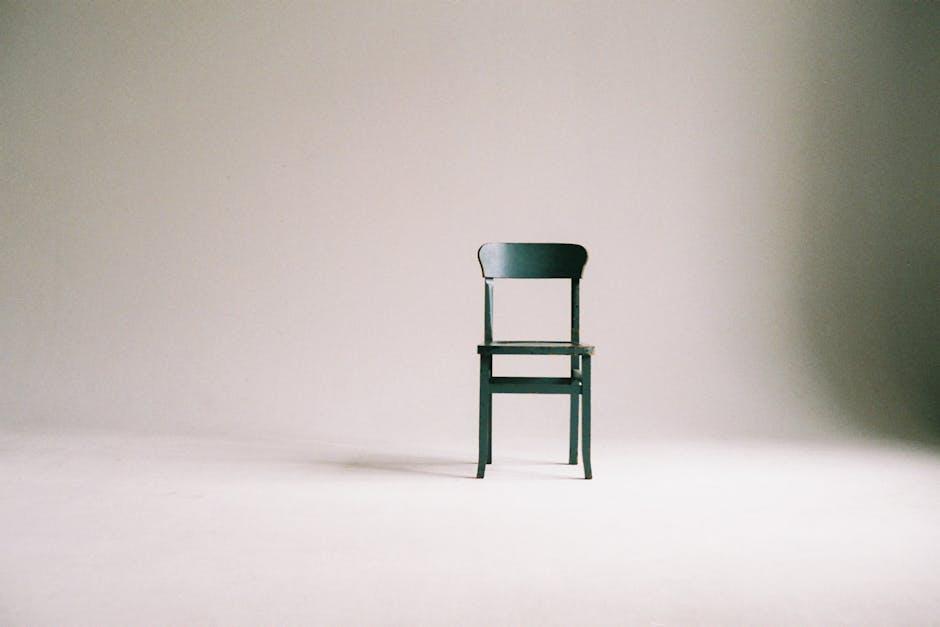 Mastering Minimalism with Statement Pieces