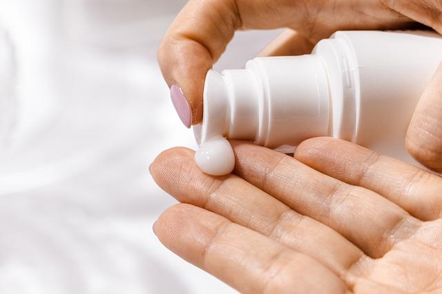 Top Moisturizer Picks for Balancing Oily and Dry Zones